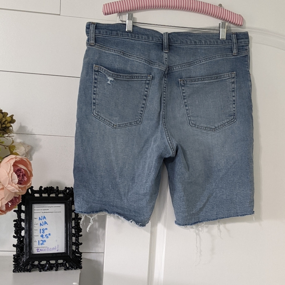 GAP High Rise Bermuda Denim Shorts - Picture 2 of 7
